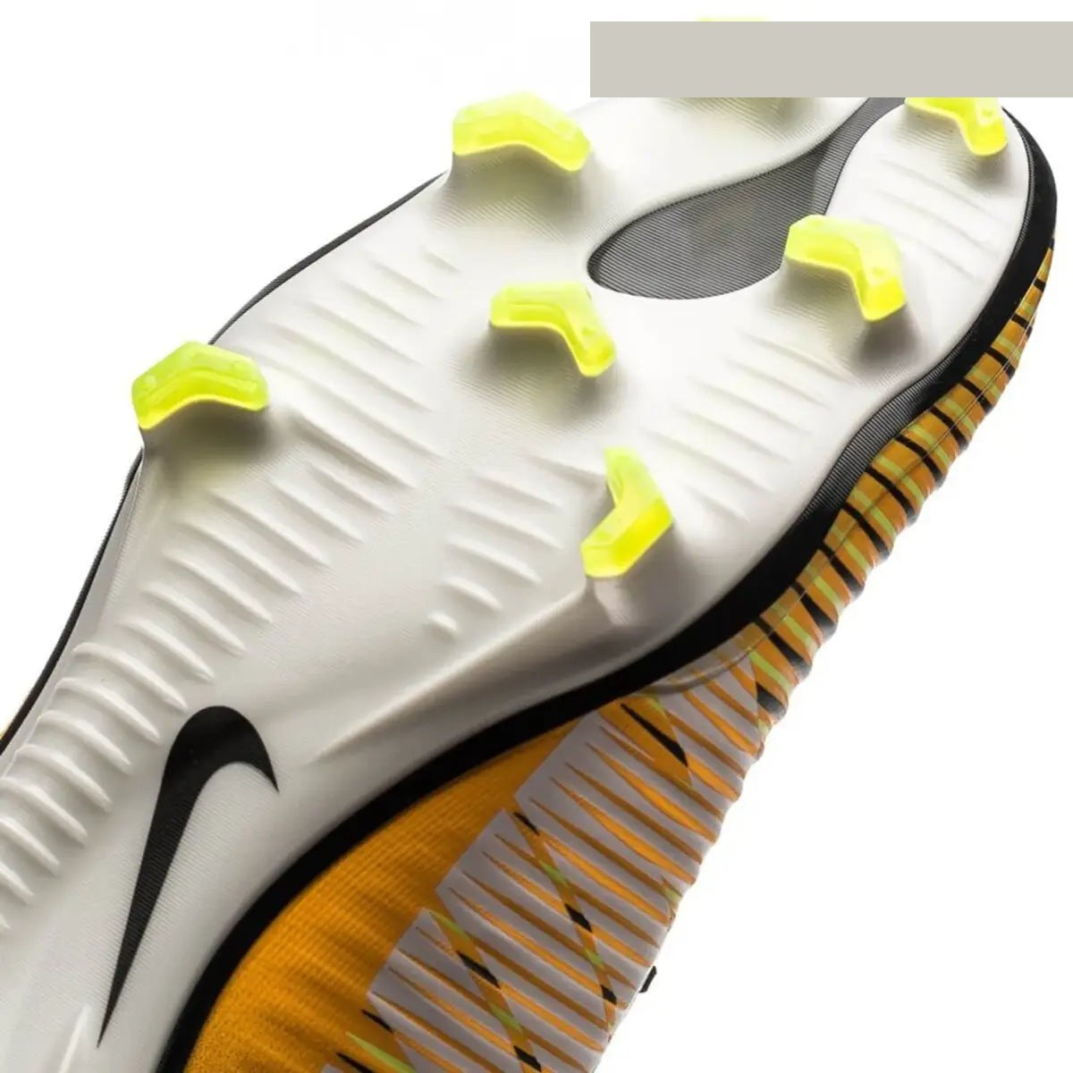 Mercurial Vapor 11 FG Lock in. Let loose.