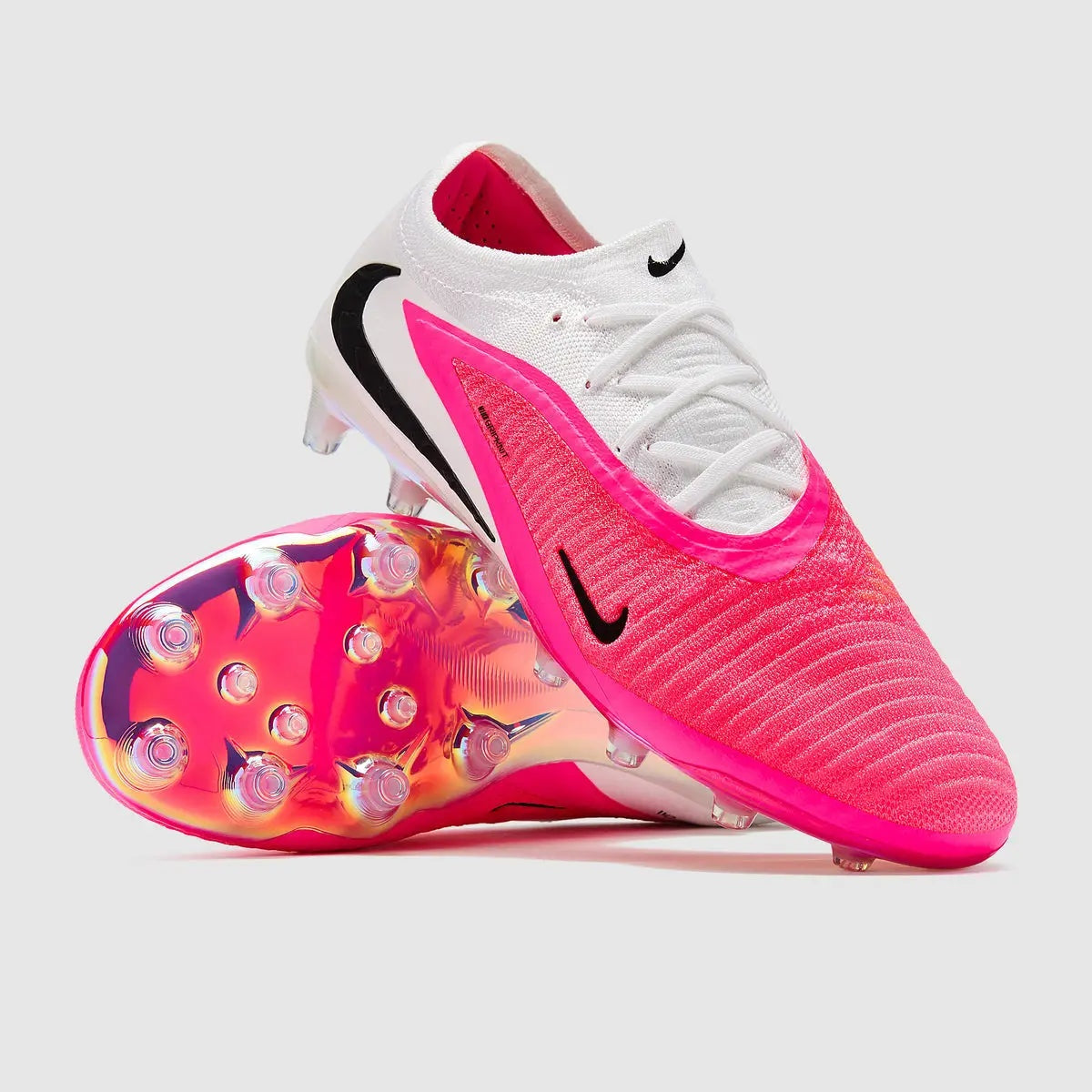 Phantom 6 Low Elite AG - Breakout World Cup Pack